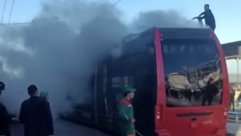 Bursa'da İpek Böceği'nde yangın!
