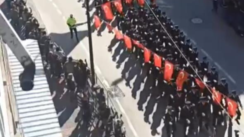 Bursa'da Işıklar Astsubay Okulu öğrencileri gururla izlendi!