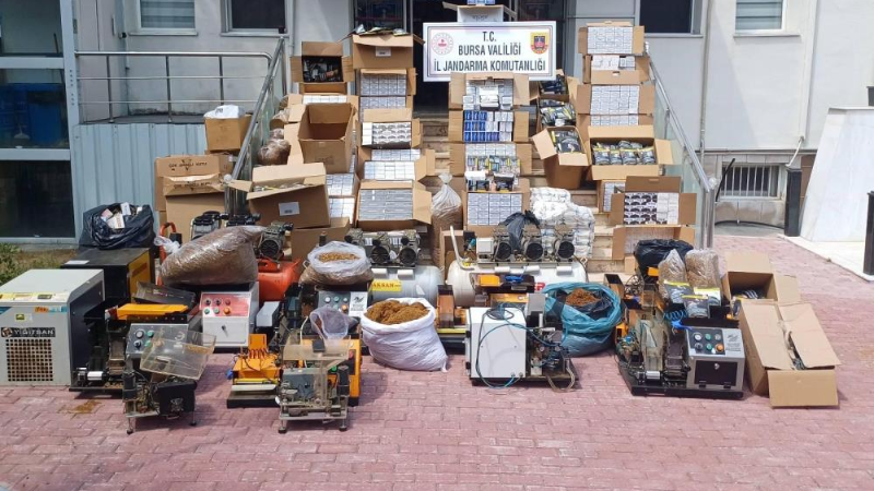 Bursa'da kaçak sigara üretimi yapanlara şok!