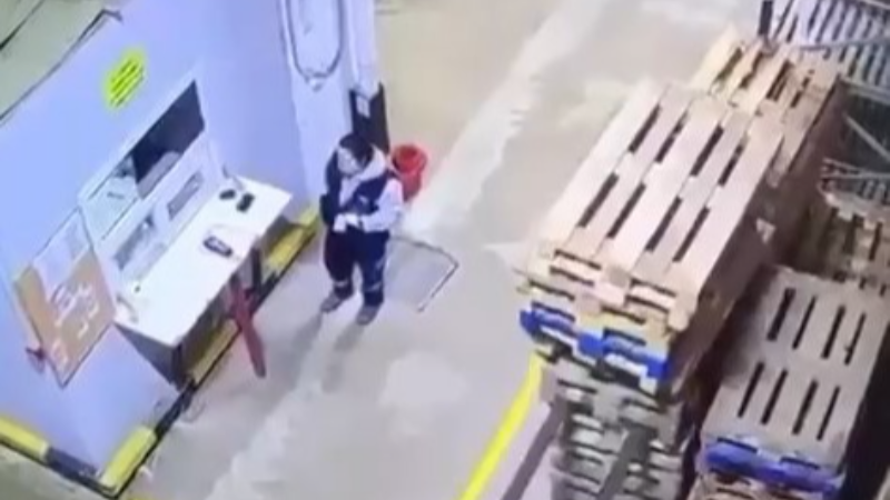 Bursa'da kadın çalışanın refleksi faciayı önledi!