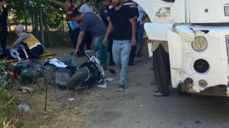 Bursa'da kamyon ile motosiklet birbirine girdi!