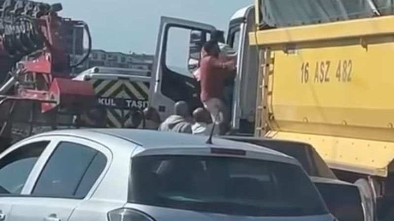 Bursa'da kamyon şoförünü böyle darp ettiler