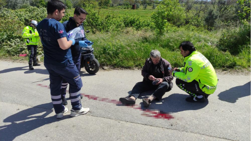 Bursa'da kamyonetle çarpışan motosikletteki çift yaralandı
