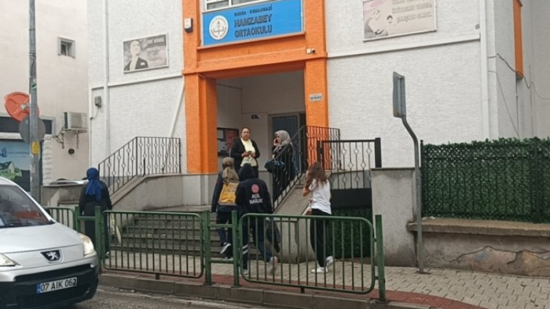 Bursa'da kantindeki şeker öğrencileri hastanelik etti!