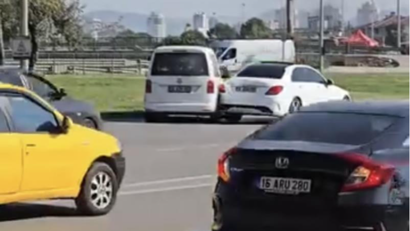 Bursa'da kazaya karıştı olay yerinden böyle kaçtı