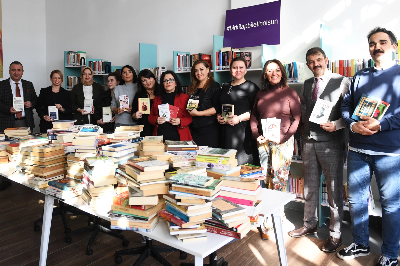 Bursa'da kitaplar bilet oldu kütüphane rafları doldu