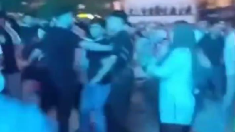 Bursa'da konsere geldiler, birbirlerine girdiler