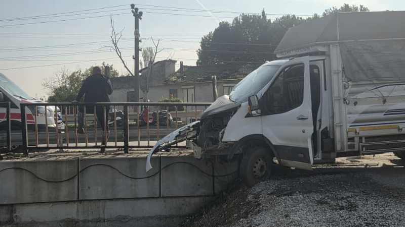 Bursa'da kontrolden çıkan kamyonet bu hale geldi!