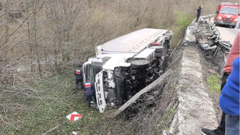 Bursa'da korku dolu anlar;  Tır sürücüsü uyudu mu?