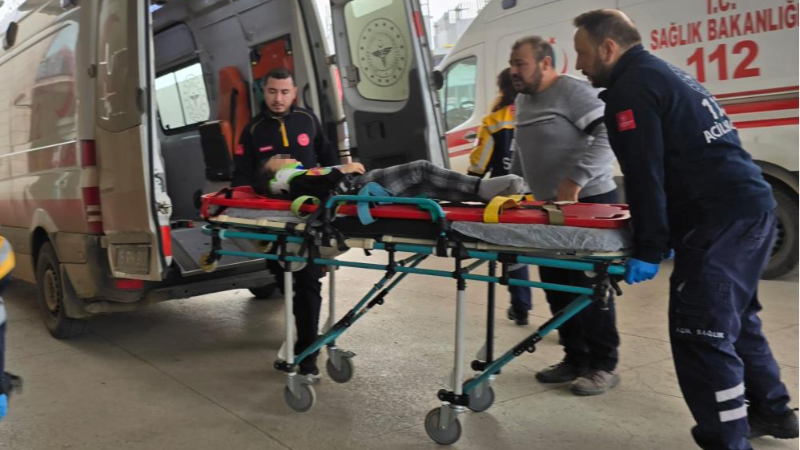 Bursa'da korkulan anlar;  Sürücü anne ve küçük çocuğu yaralandı