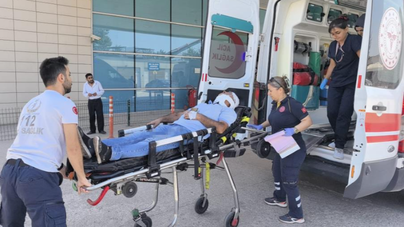 Bursa'da korkutan kaza; Minibüs bariyerlere çarptı