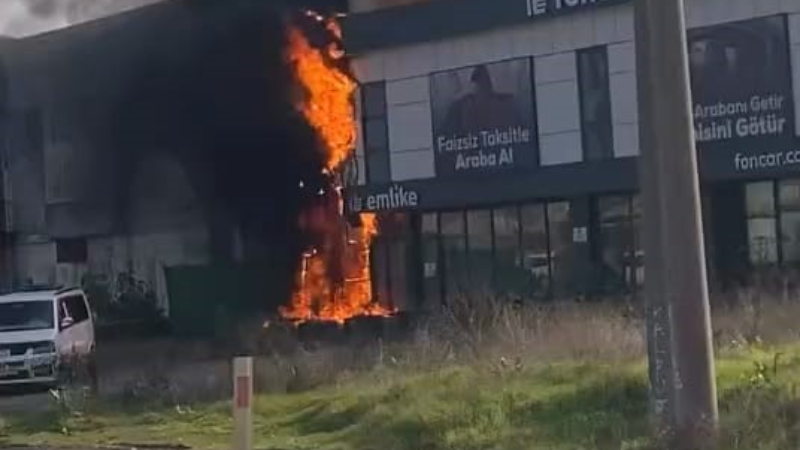 Bursa'da korkutan yangın; İşyerine sıçradı