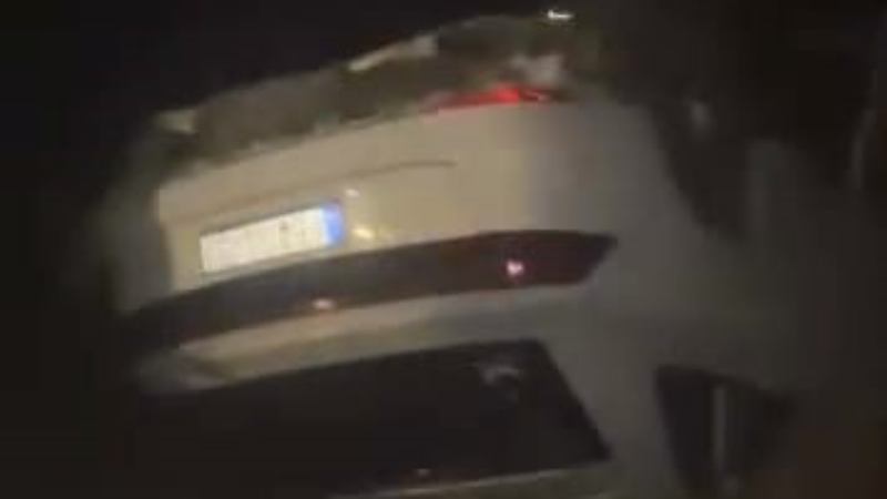 Bursa'da lastiği patlayan otomobil bu hale geldi