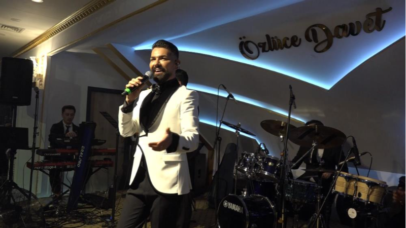 Bursa'da Mehmet Çevik'ten öğretmenlere özel konser...