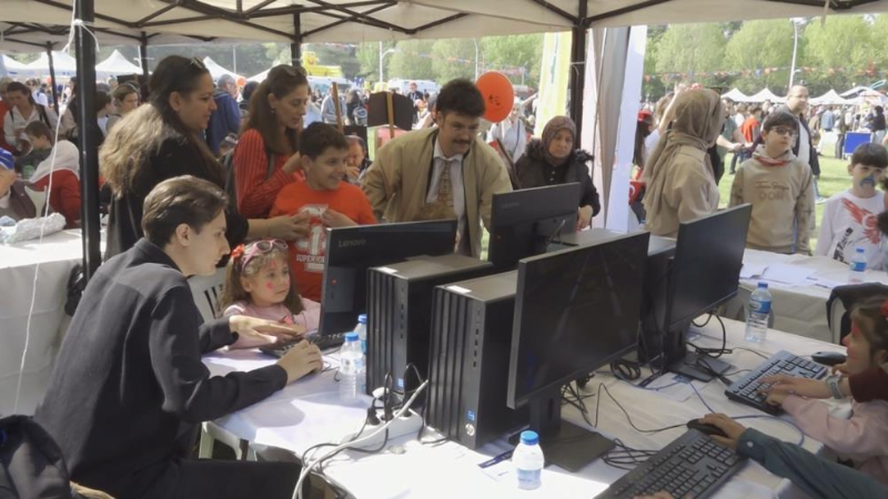 Bursa'da miniklere çok özel oyunlar!