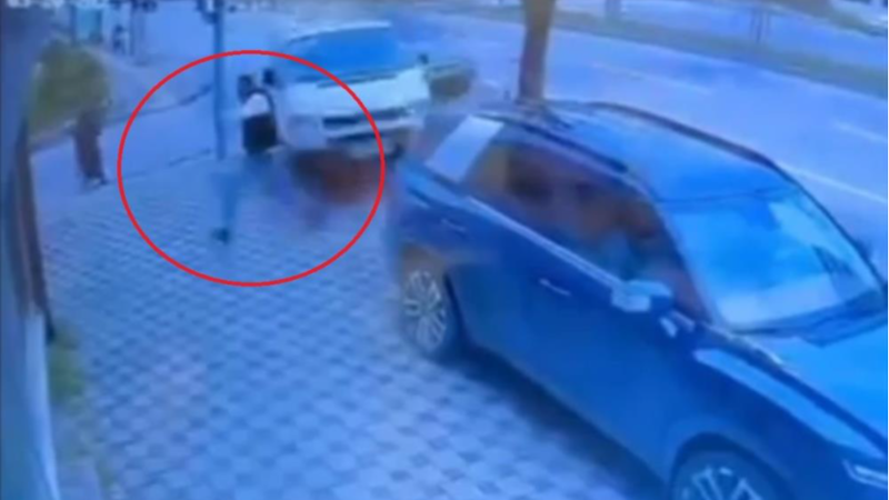 Bursa'da mucize olay; Zıplayarak kazadan kurtuldu