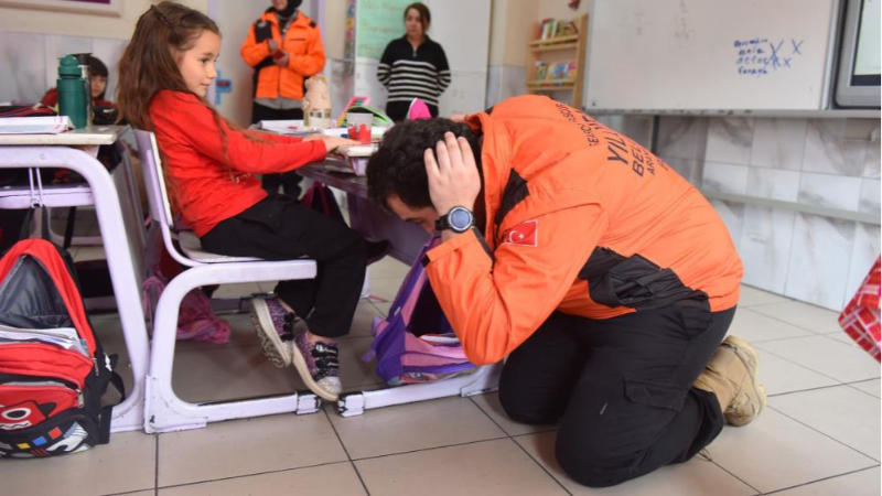 Bursa'da öğrencilere afet eğitimi!