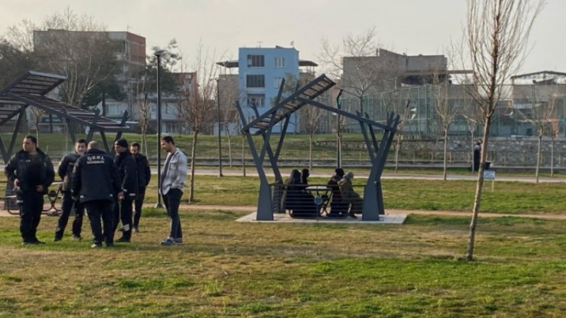 Bursa'da olan yine kavgayı ayırmaya çalışana oldu!