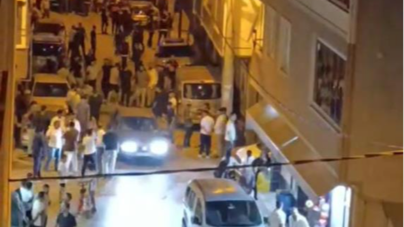 Bursa'da önce çocuklar sonra aileler birbirine girdi