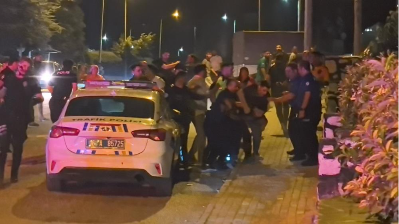 Bursa'da önce gençler sonra aileler birbirine girdi!