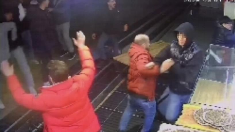 Bursa'da önce kavga ettiler sonra hırsızlık yaptılar