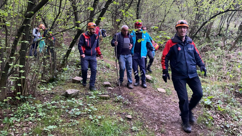 Bursa’da ormanda mahsur kalan kişi kurtarıldı
