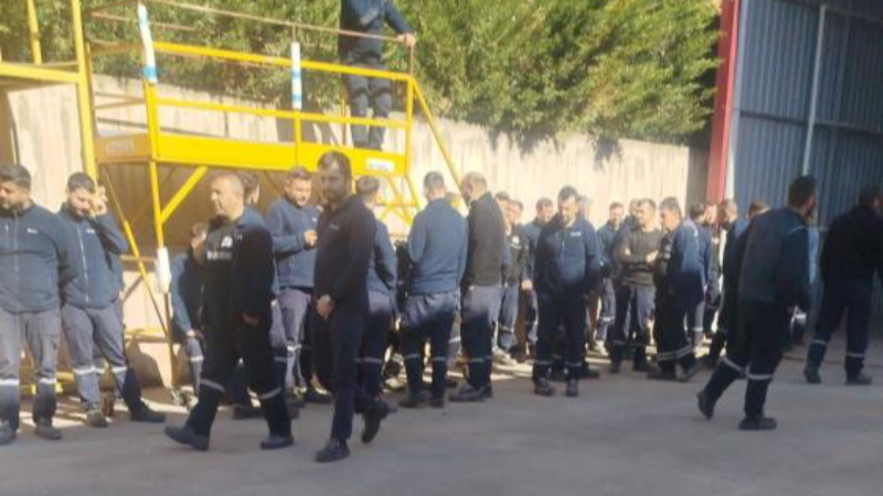 Bursa'da otobüs fabrikasında grev