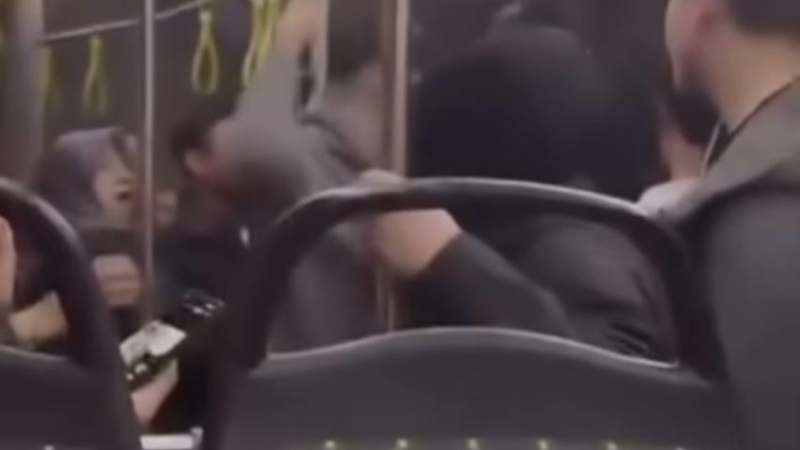 Bursa’da otobüste tekme tokat kavga!
