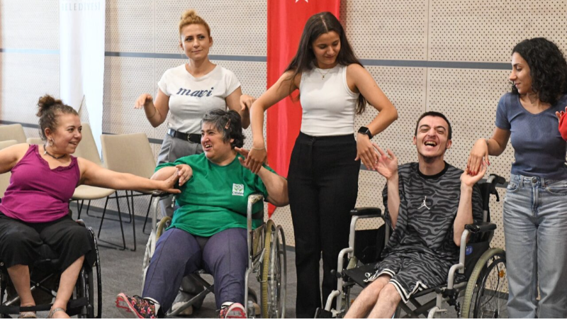 Bursa'da özel bireyler sanat ve müzikle buluştu