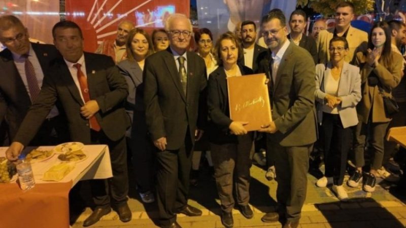 Bursa'da Özgür Şahin mazbatasını aldı