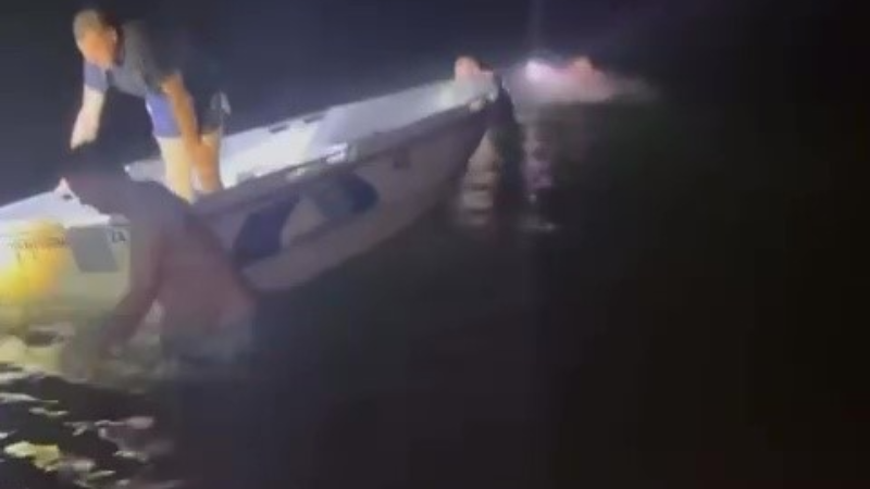Bursa'da polis balıkçıların hayatını kurtardı!