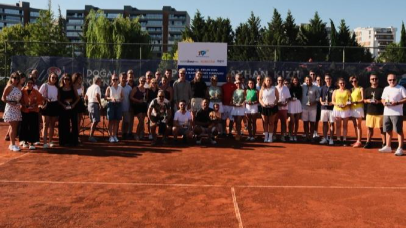 Bursa'da raketler Prof. Dr. Ayhan Kızıl için sallandı