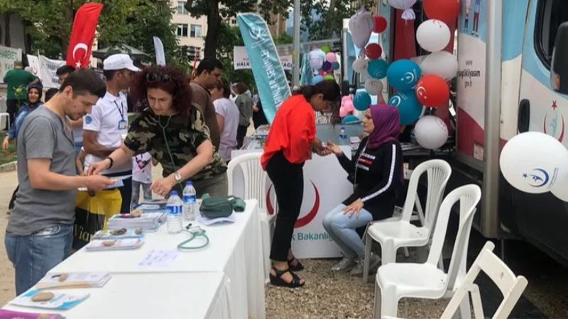 Bursa'da ‘Sağlık Sokağı’ bu yıl Ulucami Meydanı’nda kuruluyor