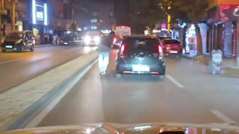 Bursa'da scooterli gencin herkesi tehlikeye atan yolculuğu