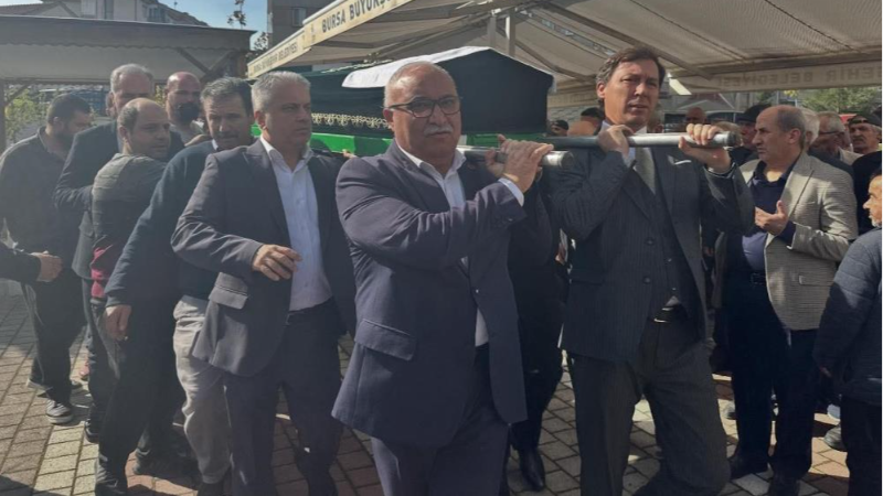 Bursa'da Şehit babası son yolculuğuna uğurlandı