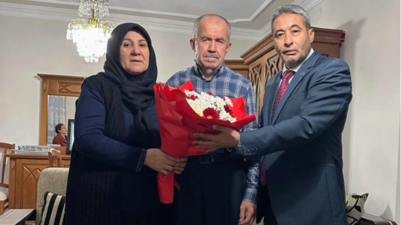 Bursa'da Şehit Serdar Uslu'nun öğretmen babasına anlamlı ziyaret