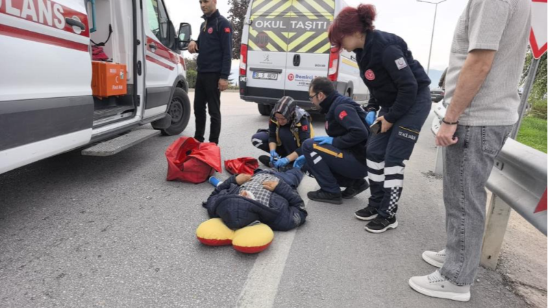 Bursa'da servis aracı yaşlı adamı bu hale getirdi!