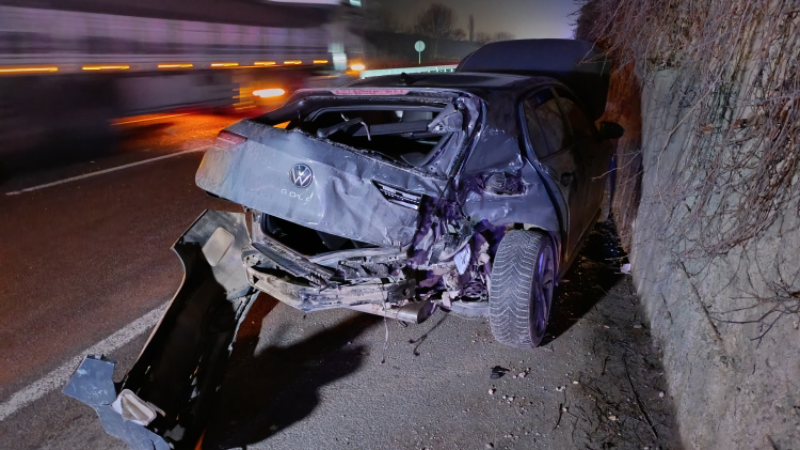 Bursa'da şiddetli kaza; Araç bu hale geldi...