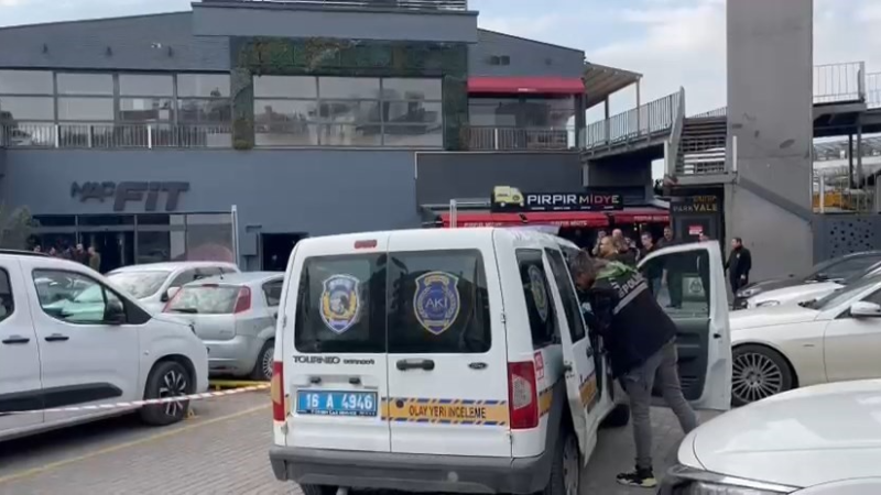 Bursa'da silah sesleri; Kafenin müdürüne saldırı