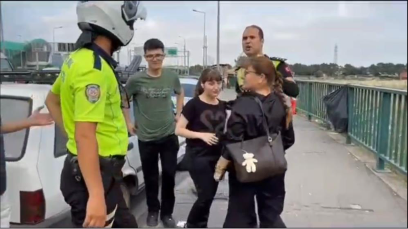 Bursa'da sınava giderken yolda kalan genç kızın imdadına bakın kim yetişti!