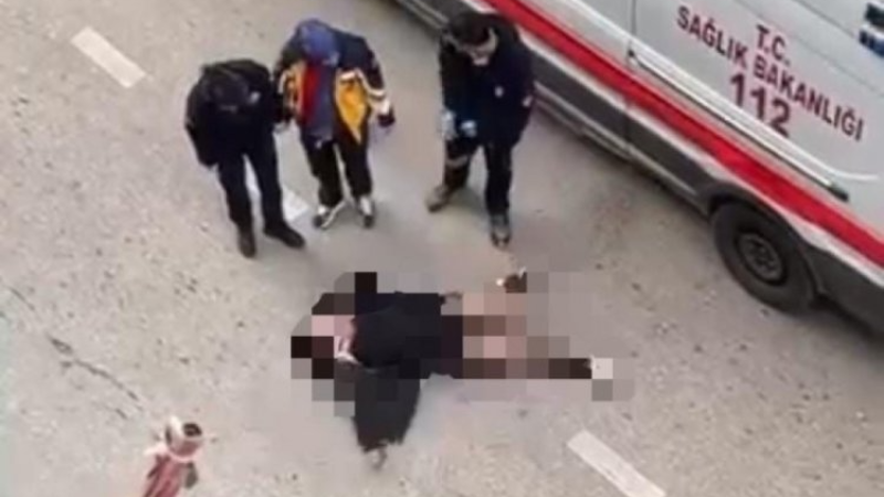 Bursa'da sinir krizi geçiren kadın ortalığı birbirine kattı