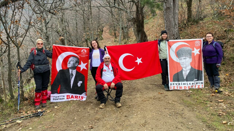 Bursa’da sınır tanımayan dağcılardan kış parkuru