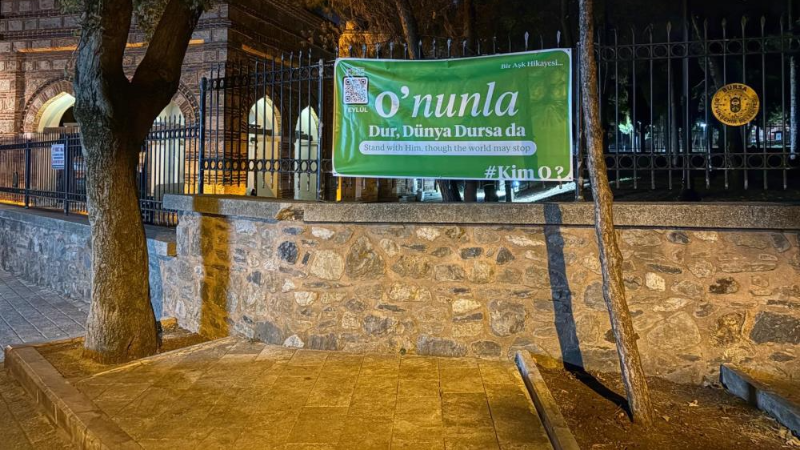 Bursa'da sır dolu pankartlar!