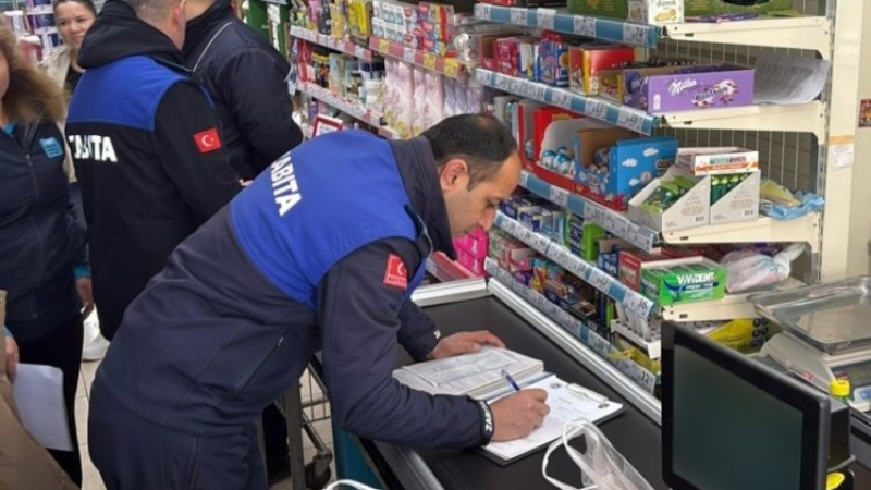 Bursa'da şok olay; Tarihi geçmiş ürünleri satıyorlar