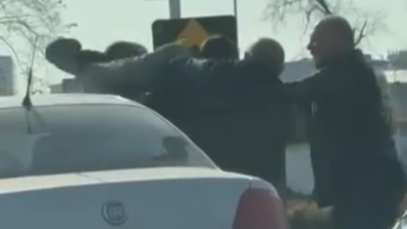 Bursa'da sürücüler ortalığı ringe döndürdü