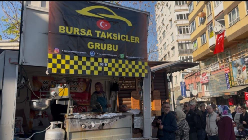 Bursa'da taksicilerden şehitler için anlamlı hayır