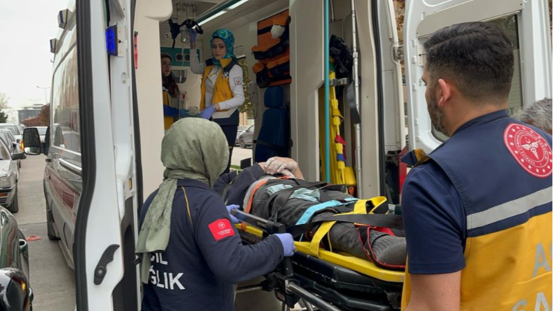 Bursa'da talihsiz işçi iskelenin devrilmesi sonucu yaralandı!