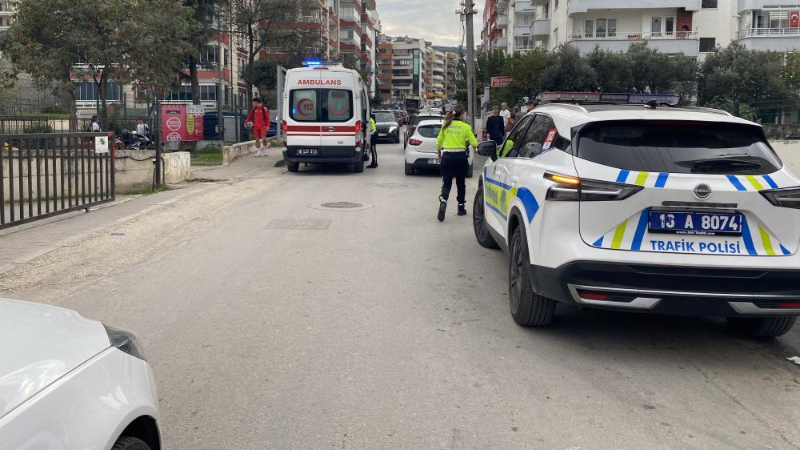 Bursa'da talihsiz olay; Yere düştü, kamyon çarptı