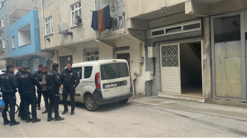 Bursa'da tartıştığı husumetlisini bıçakla yaraladı!