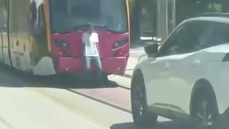 Bursa'da tehlikeli anlar; Böyle yolculuk olmaz...